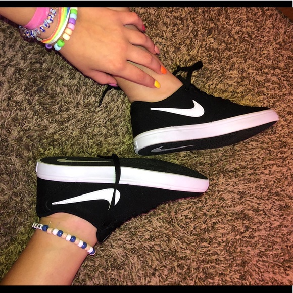 Nike Shoes - women’s nike sb check solar cnvs 👟 Nike Shoes - women’s nike sb check solar cnvs 👟